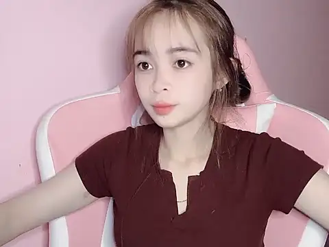 Snapshot of Suna7383 chatting on December 16, 2025, 5:29 pm Suna7383 online show from December 16, 2025, 5:29 pm