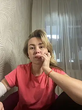 MartaLuna  online show from October 31, 2025, 1:56 pm