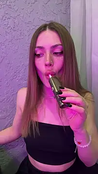 Elizabeth Tay online show from February 25, 2026, 6:06 pm