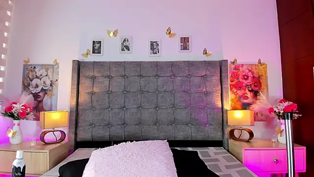 Snapshot of Linda_Fosterr chatting on May 27, 2026, 7:22 pm Linda Fosterr online show from May 27, 2026, 7:22 pm