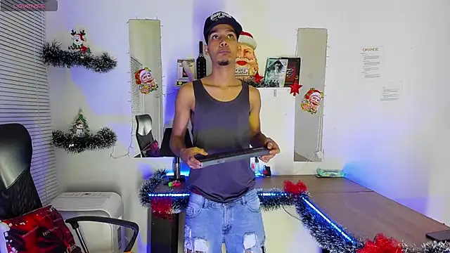 xxKamadevaxx online show from December 2, 2025, 12:43 pm