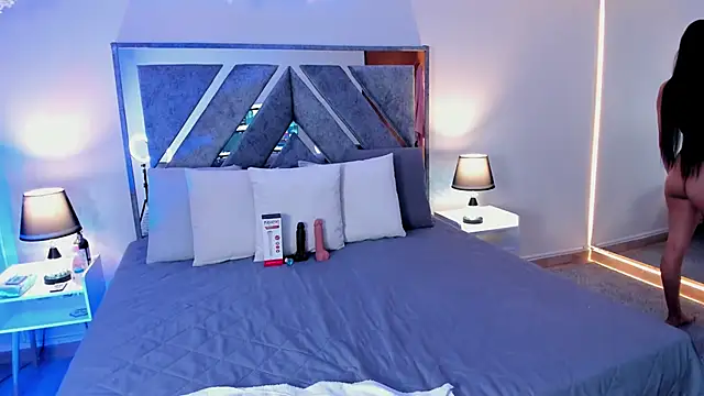 Snapshot of Isa_Rouse__ chatting on October 31, 2025, 2:34 am Isa Rouse online show from October 31, 2025, 2:34 am