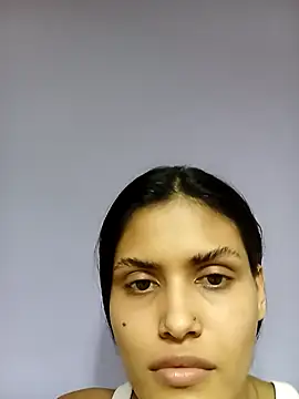 Snapshot of Isa_Rouse__ chatting on November 18, 2025, 3:23 am Isa Rouse online show from November 18, 2025, 3:23 am