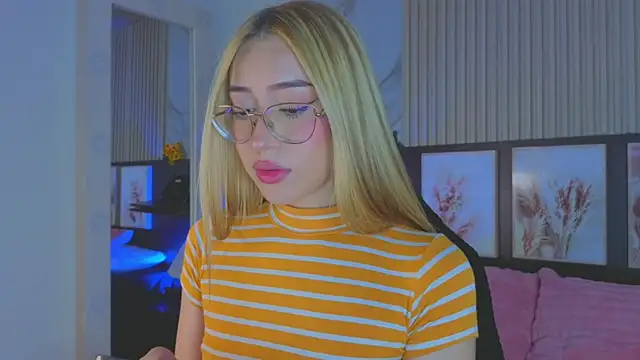 Snapshot of tokyoluu chatting on October 3, 2025, 7:55 pm tokyoluu online show from October 3, 2025, 7:55 pm