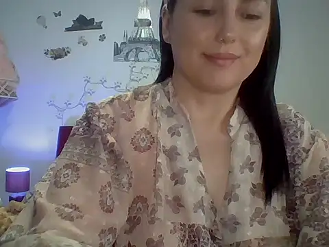 Snapshot of Venusina_07 chatting on November 26, 2025, 2:01 am Venusina 07 online show from November 26, 2025, 2:01 am