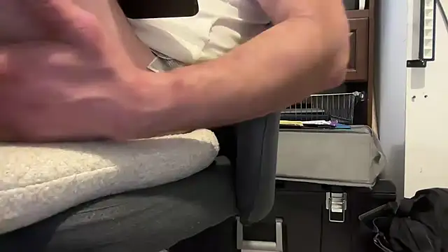 jasoncali305 online show from April 13, 2026, 12:49 am