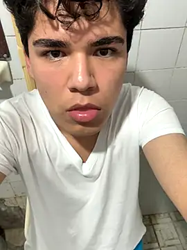 Snapshot of kjesusd12 chatting on October 6, 2025, 6:11 am kjesusd12 online show from October 6, 2025, 6:11 am