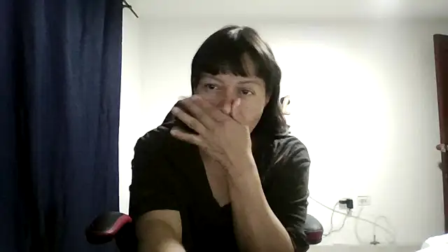 adri89-g online show from June 19, 2026, 4:06 am
