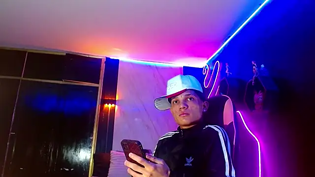 EL VENEZOLANO 22CM online show from May 20, 2026, 4:51 am