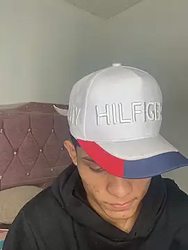 EL VENEZOLANO 22CM online show from May 22, 2026, 4:41 am