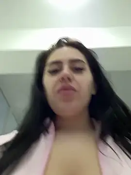 Snapshot of Andrestarr chatting on February 1, 2026, 2:48 pm Andrestarr online show from February 1, 2026, 2:48 pm