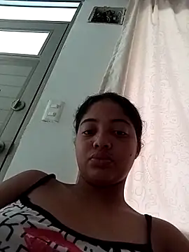 Snapshot of Camila-18w chatting on October 29, 2025, 1:46 pm Camila-18w online show from October 29, 2025, 1:46 pm