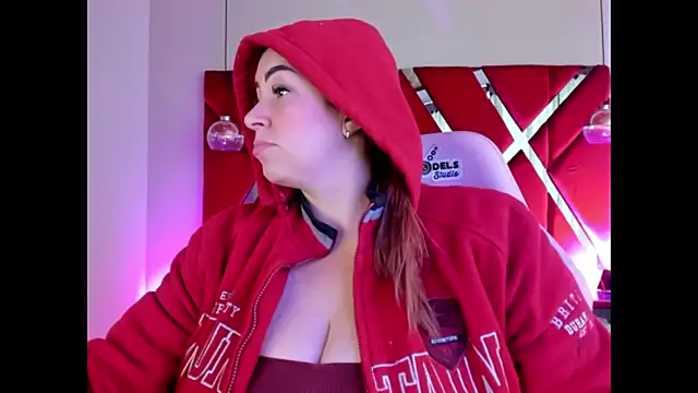 Snapshot of alexiaystive3 chatting on September 30, 2025, 4:01 pm alexiaystive3 online show from September 30, 2025, 4:01 pm