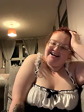 Snapshot of AmberBliss-X chatting on November 17, 2025, 10:37 pm AmberBliss-X online show from November 17, 2025, 10:37 pm