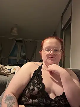 Snapshot of AmberBliss-X chatting on November 23, 2025, 9:36 pm AmberBliss-X online show from November 23, 2025, 9:36 pm