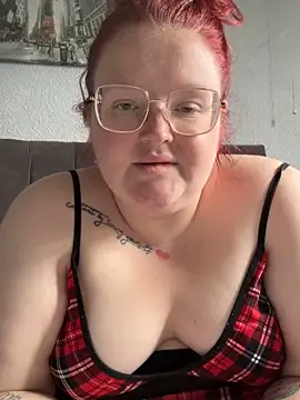 Snapshot of AmberBliss-X chatting on May 8, 2026, 7:36 am AmberBliss-X online show from May 8, 2026, 7:36 am