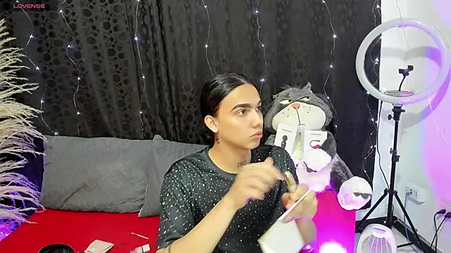 Snapshot of Almaazz chatting on May 11, 2026, 3:34 am Almaazz online show from May 11, 2026, 3:34 am