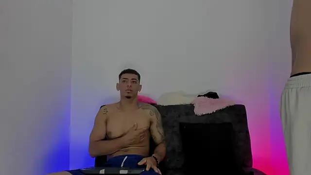 maykel and mike online show from October 10, 2025, 2:49 pm