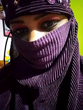 TAMI KAYAL online show from October 7, 2025, 5:43 pm