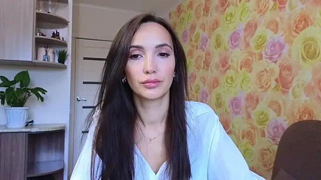 Lillian-Clark online show from October 24, 2025, 4:42 am