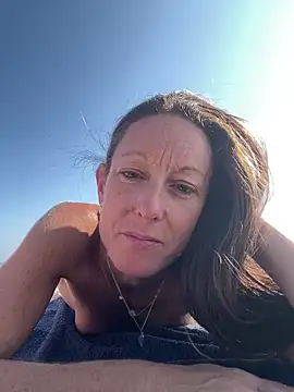 Kristinatreize online show from October 12, 2025, 9:41 am