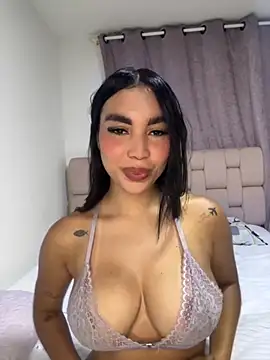 karolaalcendra online show from October 21, 2025, 3:51 am