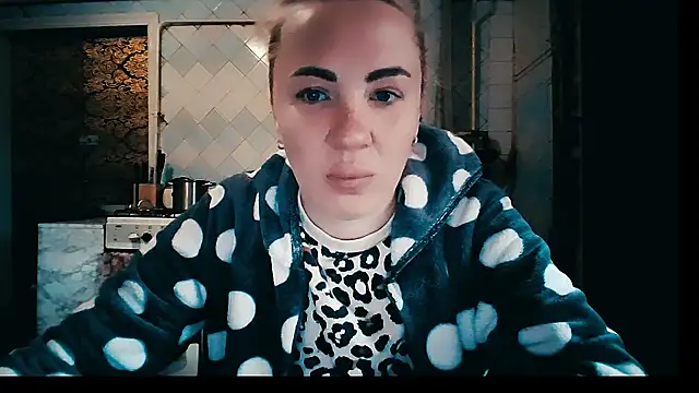 Snapshot of EmmaCat_ chatting on January 19, 2026, 6:17 am EmmaCat online show from January 19, 2026, 6:17 am