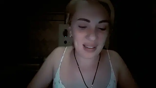 Snapshot of EmmaCat_ chatting on February 17, 2026, 5:52 pm EmmaCat online show from February 17, 2026, 5:52 pm