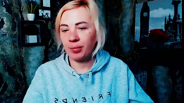 Snapshot of EmmaCat_ chatting on February 28, 2026, 6:03 am EmmaCat online show from February 28, 2026, 6:03 am