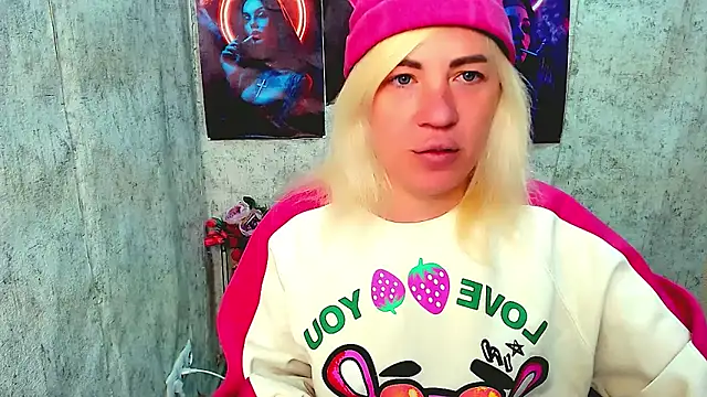 EmmaCat  online show from March 25, 2026, 5:24 am