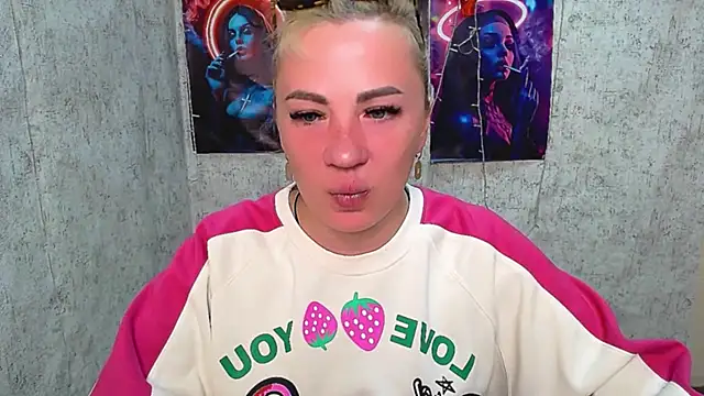 EmmaCat  online show from April 5, 2026, 5:15 am