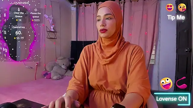 Snapshot of ShanaJamil chatting on January 7, 2026, 12:18 pm ShanaJamil online show from January 7, 2026, 12:18 pm