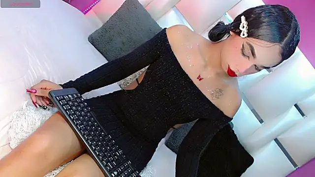 Snapshot of JessiscaWalker chatting on November 8, 2025, 7:34 pm JessiscaWalker online show from November 8, 2025, 7:34 pm