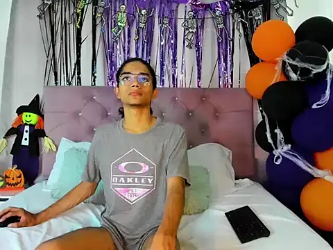 Snapshot of EthanBlackwoodd chatting on November 1, 2025, 7:16 pm EthanBlackwoodd online show from November 1, 2025, 7:16 pm