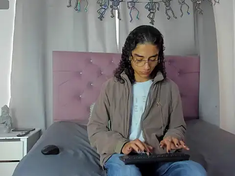 Snapshot of EthanBlackwoodd chatting on November 19, 2025, 7:36 pm EthanBlackwoodd online show from November 19, 2025, 7:36 pm