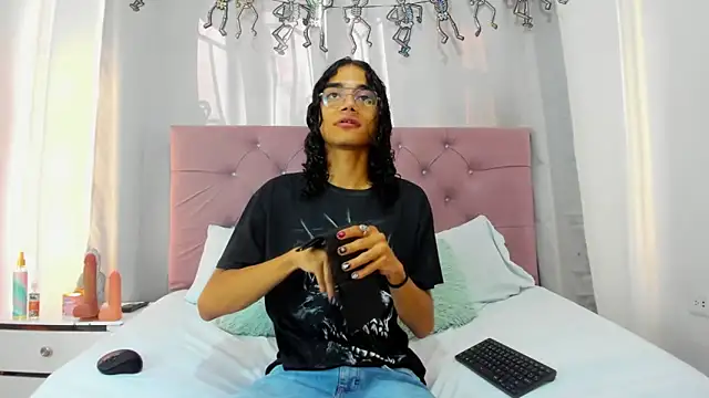 Snapshot of EthanBlackwoodd chatting on November 25, 2025, 7:47 pm EthanBlackwoodd online show from November 25, 2025, 7:47 pm