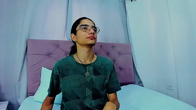 EthanBlackwoodd online show from February 2, 2026, 7:56 pm