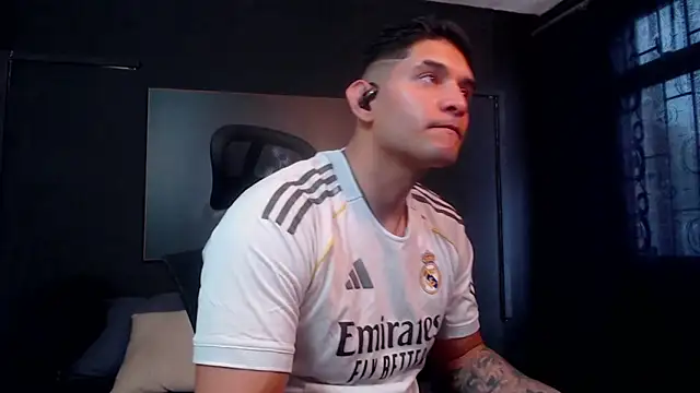 Snapshot of RichardMilleer chatting on February 24, 2026, 1:53 pm RichardMilleer online show from February 24, 2026, 1:53 pm