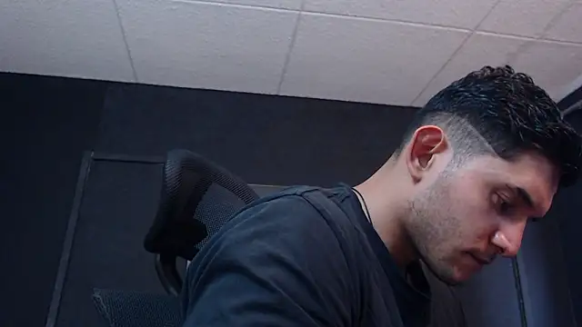 Snapshot of RichardMilleer chatting on March 4, 2026, 4:24 pm RichardMilleer online show from March 4, 2026, 4:24 pm