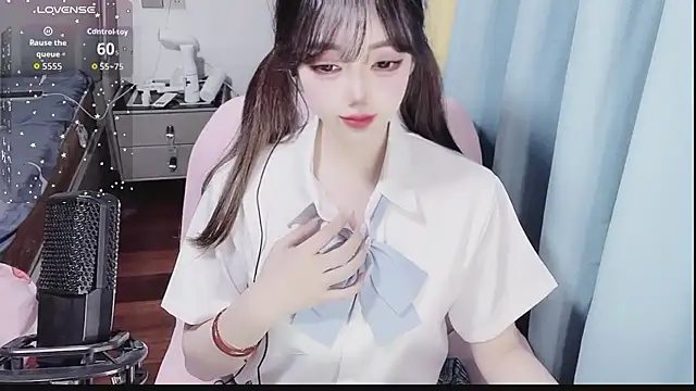 Snapshot of Lucky_Cici chatting on July 25, 2026, 7:33 pm Lucky Cici online show from July 25, 2026, 7:33 pm