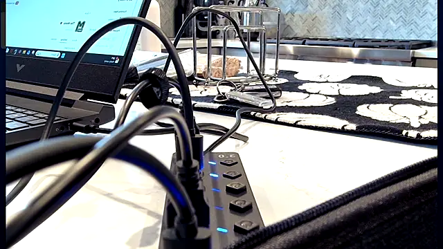 Snapshot of 3totangox chatting on November 7, 2025, 7:25 pm 3totangox online show from November 7, 2025, 7:25 pm