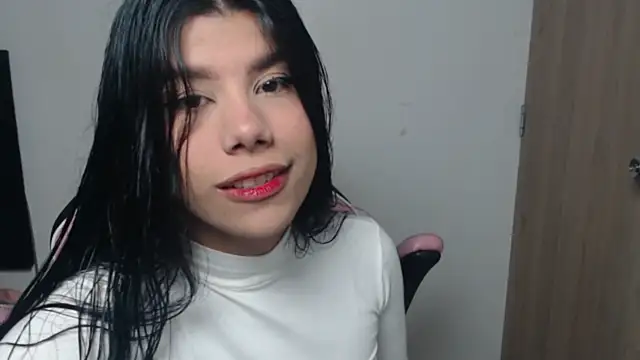 MayaScott11 online show from May 16, 2026, 9:17 am