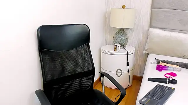 AlissaSpellman online show from November 4, 2025, 11:04 pm