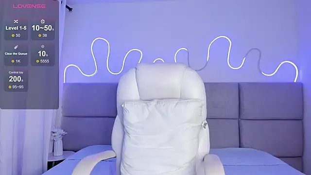 Snapshot of Anntonellaa chatting on October 22, 2025, 12:27 pm Anntonellaa online show from October 22, 2025, 12:27 pm