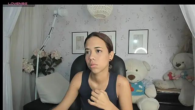 Snapshot of Anntonellaa chatting on November 22, 2025, 12:15 pm Anntonellaa online show from November 22, 2025, 12:15 pm