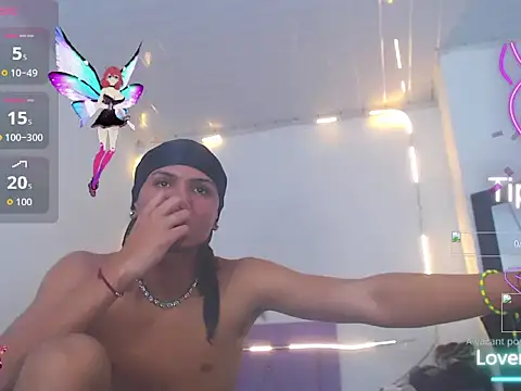 whitneytt online show from December 3, 2025, 7:05 am