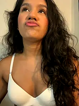 Lyria Diamond online show from October 23, 2025, 3:39 am