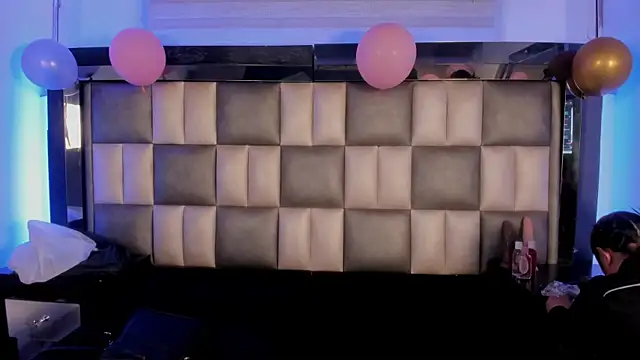 abbiecollins js online show from November 21, 2025, 3:27 am