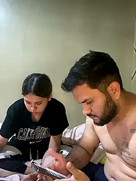 coupleyys online show from October 25, 2025, 3:03 am