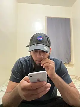 Snapshot of LeoPR00 chatting on October 2, 2025, 6:09 am LeoPR00 online show from October 2, 2025, 6:09 am